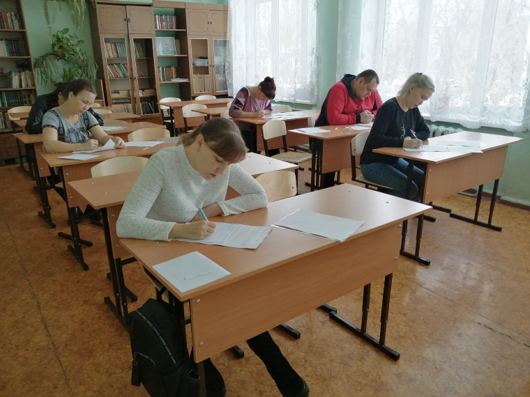 28 февраля 2023 года в МАОУ СОШ №11 состоялась акция для родителей учеников- участников ВПР «Пишем ВПР вместе».